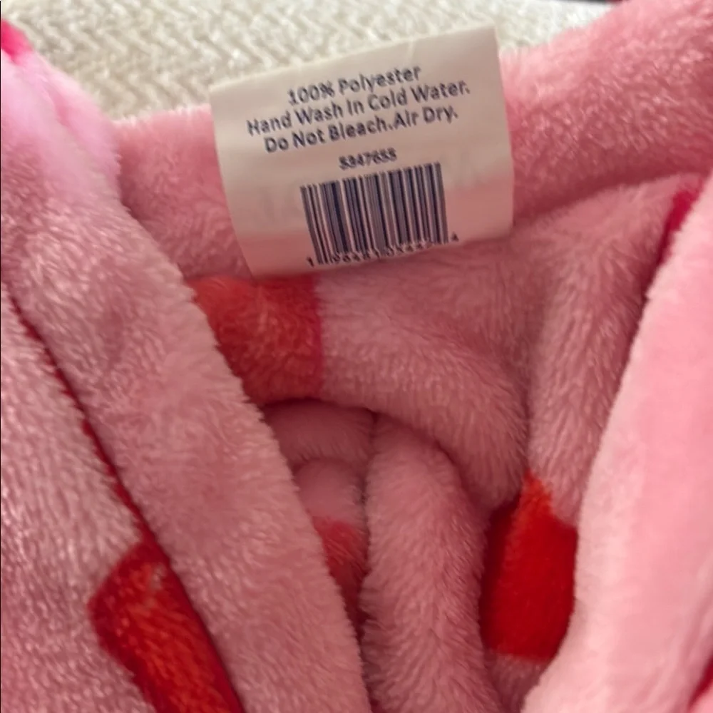 ❤️3 items for $15!❤️ Top Paw Pink Plush Robe with Heart Design